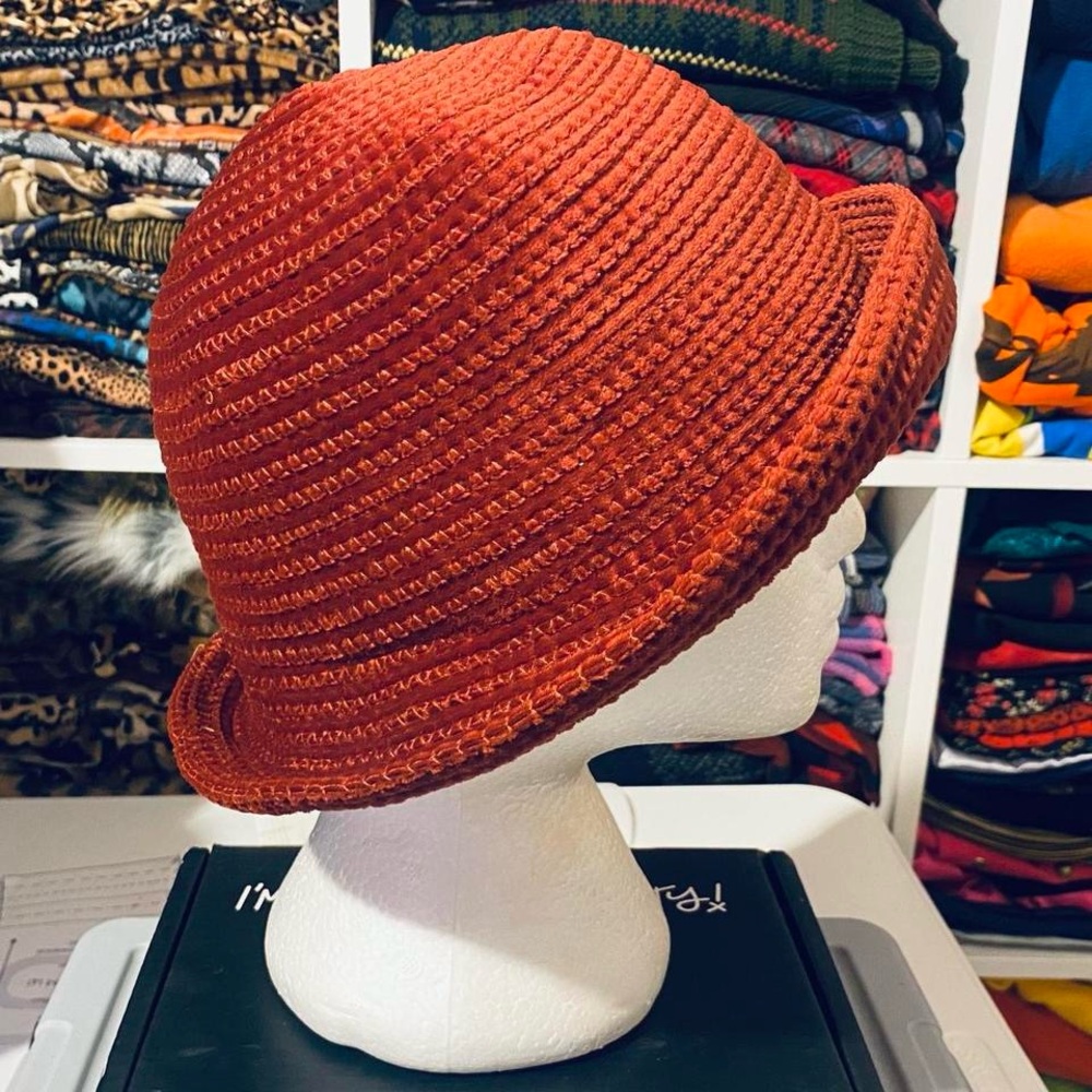 VINTAGE 90s ORANGE VELVET ROLLED BRIM RIBBED KNIT HAT